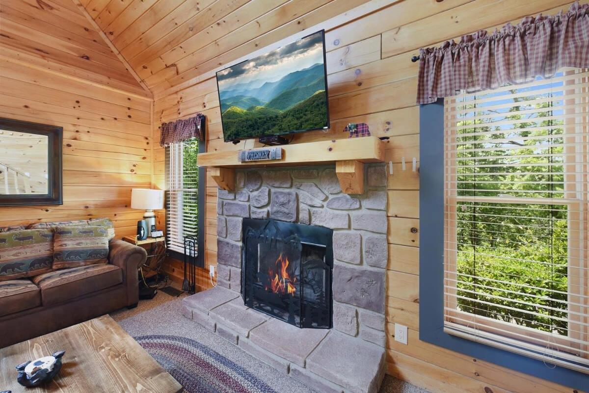 Ryes And Shine Bootlegger'S Cabin! Hot Tub* Pool* Arcade* Billiards *Ev * Pet Friendly Sevierville Zewnętrze zdjęcie