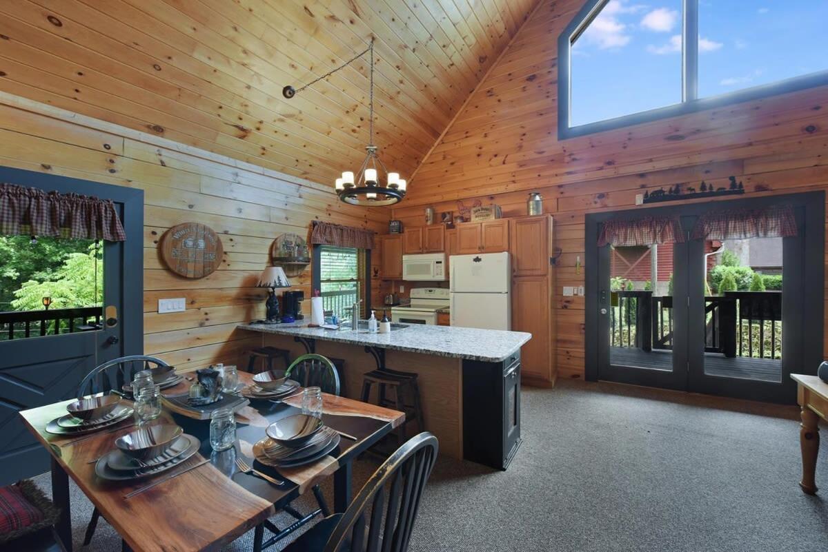 Ryes And Shine Bootlegger'S Cabin! Hot Tub* Pool* Arcade* Billiards *Ev * Pet Friendly Sevierville Zewnętrze zdjęcie
