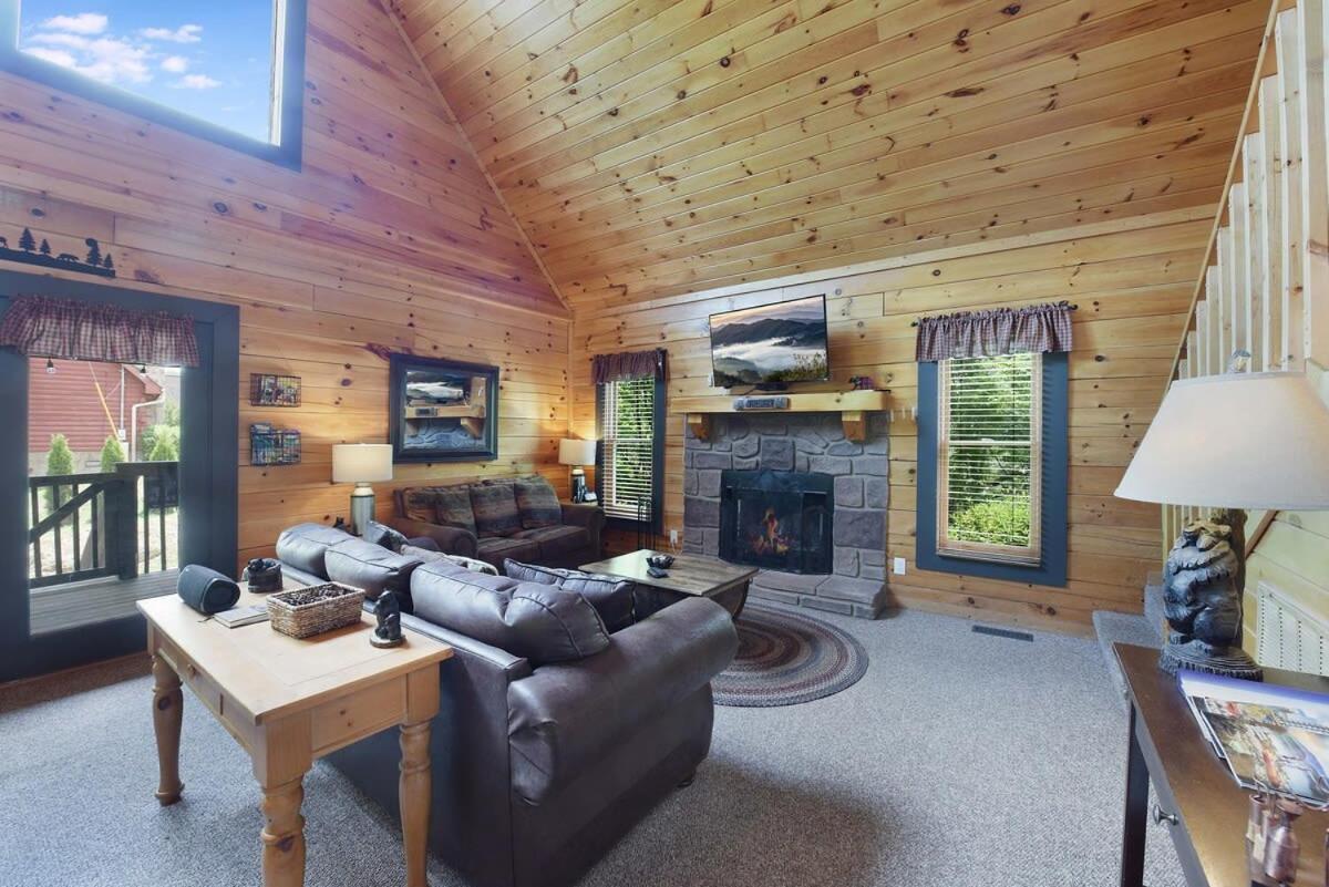 Ryes And Shine Bootlegger'S Cabin! Hot Tub* Pool* Arcade* Billiards *Ev * Pet Friendly Sevierville Zewnętrze zdjęcie